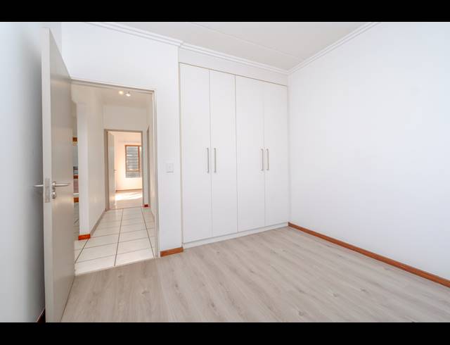 2 BEDROOM APARTMENT FOR SALE IN LONEHILL